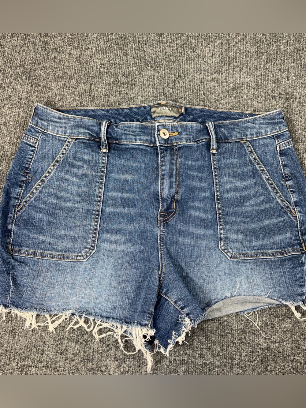 Torrid Feel The Fit Women's Plus Size 16 Blue Denim Cut Off Shorts Fringe Hem